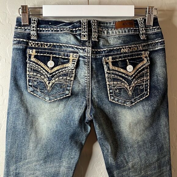 ALMOST Famous low rise cropped jeans embellished flap back pockets Size 7 - Picture 6 of 13